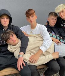 Hot Mixed Group Boys Twink Tube Straight Guys 615998b7cd9ec.jpg