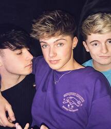 Hot Mixed Group Boys Twink Tube Straight Guys 615998c7580f9.jpg