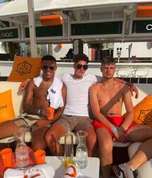 Hot Mixed Group Boys Cute Twink Tube 62a0a898a8566.jpg