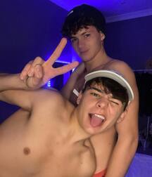Hot Mixed Duo Boys Twink Tube Cute Bros 62b0a8356394f.jpg