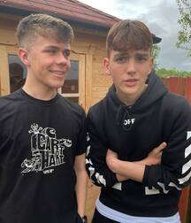 Hot Mixed Duo Boys Twink Tube Cute Bros 62b0a85fa8350.jpg