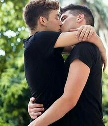 They kiss gay tube 603e2a799fd9c.jpg