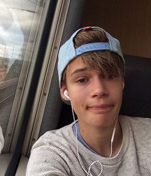 Gay tube attractive cute guys 6039bd1e09a21.png