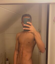 Publius Boys Selfies 13 Gay Tube 606b4ae5995d7.jpg