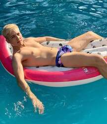 Publius Pool Boys 9 Swim Guy Tube 606e549cebddf.jpg