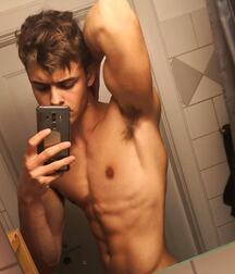 Publius Boys Selfies 17 Athletic Gay Tube 60708aefcac94.jpg