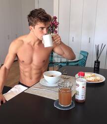 Publius Boys Cooking Eating Drinking 2 Gay Tube  608e33c277a69.jpg