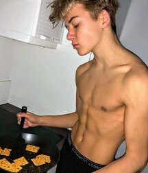 Publius Boys Cooking Eating Drinking 2 Gay Tube  608e33eb462c1.jpg