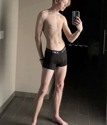 Publius Boys Selfies 27 Mirror Twinks 609bcc32ad6b3.jpg