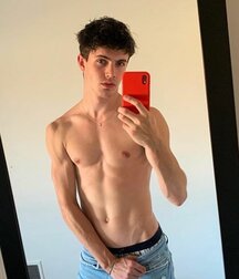 Publius Boys Selfies 27 Mirror Twinks 609bcc3ecdf4e.jpg