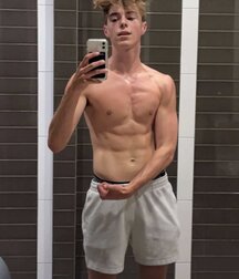 Publius Boys Selfies 27 Mirror Twinks 609bcc83ccb21.jpg