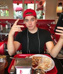 Publius Boys Cooking Eating Drinking 7 Gay Tube 60a41b574ddb8.jpg