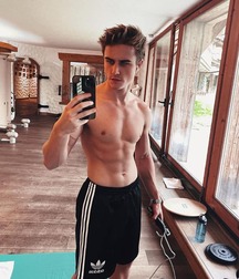 Publius Boys Selfies 38 Twink Gay Tube 60aa800942663.jpg
