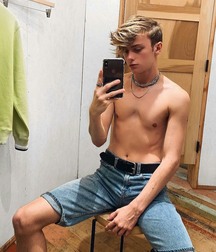 Publius Boys Selfies 38 Twink Gay Tube 60aa80237588d.jpg