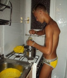 Publius Boys Cooking Eating Drinking 10 Twinks Gay Tube  60b3e2f06e7e5.jpg