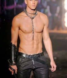 Publius Leather Boys 40 Gay Tube Bad 60b4f60ba5fab.jpg