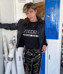 Publius Leather Boys 40 Gay Tube Bad 60b4f63a07432.jpg