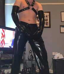 Publius Leather Boys 40 Gay Tube Bad 60b4f66d75a75.jpg