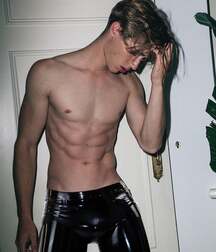 Publius Leather Boys 40 Gay Tube Bad 60b4f67a0bbe4.jpg