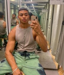 Publius Boys Selfies 60 Twink Tube 6140052753eb2.jpg