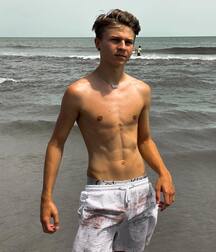 Publius Beach Boys 41 Gay Twink Tube 614d27de00f78.jpg