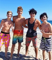 Publius Beach Boys 41 Gay Twink Tube 614d27e75edd4.jpg