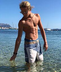 Publius Beach Boys 42 Twink Tube 615a53c32374b.jpg