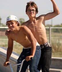 Publius Boys On Bikes 4 Twink Tube Fun 617e7de6a7681.jpg