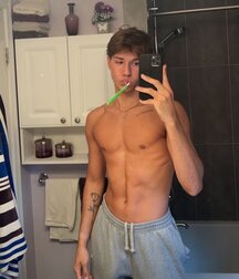Publius Boys Selfies 72 Mirror Gay  61de1a8fdf979.jpg