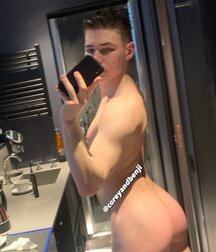 Publius Boys Selfies 72 Mirror Gay  61de1ad70c613.jpg