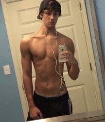 Publius Boys Selfies 72 Mirror Gay  61de1adb04377.jpg