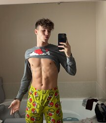 Publius Boys Selfies 72 Mirror Gay  61de1add0e0e0.jpg