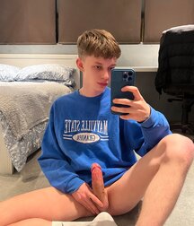 Publius Boys Selfies 72 Mirror Gay  61de1ae1b7394.jpg