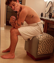 Publius Boys Selfies 72 Mirror Gay  61de1b2ecd98d.png