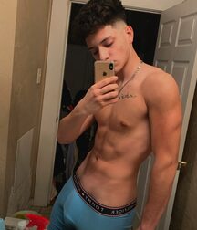 Publius Tattooed Boys Selfies 1 Gay Porn 624e2e2e75d05.jpg