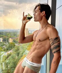 Publius Boys Cooking Eating Drinking  27 626db2a1efa77.jpg