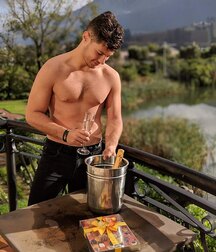Publius Boys Cooking Eating Drinking  27 626db2a4165c9.jpg