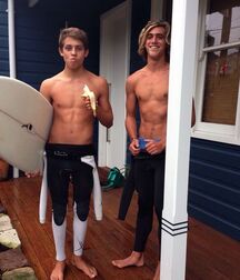 Publius Beach Boys 50 Outdoors Sunshine Twink Tube 62726ccb08e60.jpg