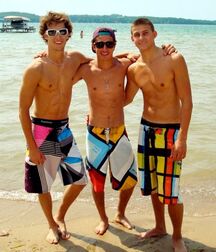 Publius Beach Boys 50 Outdoors Sunshine Twink Tube 62726d1475b9b.jpg