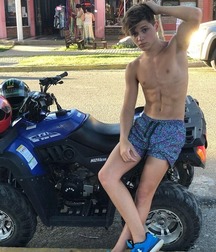 BOIS SHOWING GAY PORN 613832ed49d79.jpg