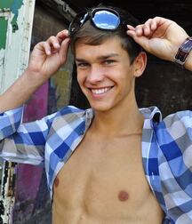 Happy Smiling Boys Twink Tube