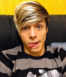 Happy Smiling Boys Twink Tube 6155fb3fac5df.jpg