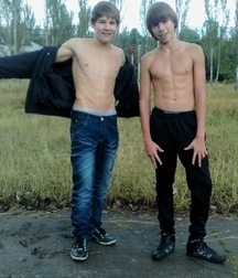 Happy Smiling Boys Twink Tube 6155fb4153a17.jpg