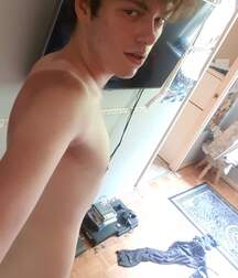 Random boys hard cocks boys gay porn selfies 62d9124bb3a88.jpg