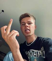 Random boys hard cocks boys gay porn selfies 62d91292bbf9d.jpg