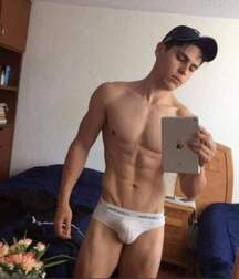 Random boys hard cocks boys gay porn selfies 62d912c674319.jpg