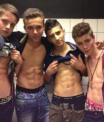 Random boys hard cocks boys gay porn selfies 62d912d8016e4.jpg