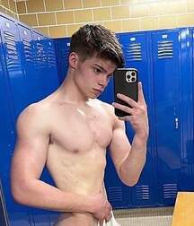 Random boys hard cocks boys gay porn selfies 62d912dbc8301.jpg