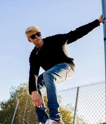 Carson Lueders 60c86ef7a1b2c.jpg