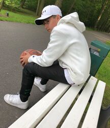 Sneaker Paradise Best Twink Tube 60cf97862b130.jpg